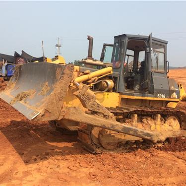 China Hotels High Efficiency Bull Bulldozer SD16 Crawler Bulldozer For Sale for sale