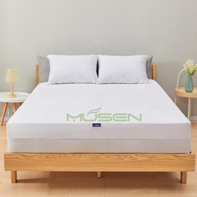 China Premium Quality Waterproof Vinyl Hypoallergenic Waterproof Mattress Protector Mattress Pad Protector Queen Free King Bag Plain for sale