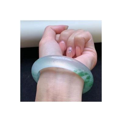 China Natural Stone Lucky Jade Jewelry Green CLASSIC High Quality 2021 Fashion Bracelet for sale