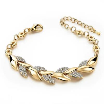 China Wholesale Exquisite Hiphop Copper 18k Gold Plated Leaf Shape Bangle Glitter Crystal Bangle Bracelet Women Jewelry for sale