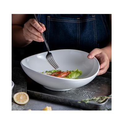 China Sustainable Ceramic Tilted White Creative Special Shaped Ramen Salad Bowl Bowl Hotel Restaurant Bowl Set for sale