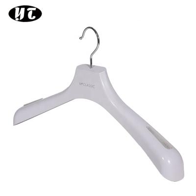 China China Heavy Duty Durable And Cheap Thick Plastic Coat Hangers Heavy Coat Hanger Wholesale YT Coat Hanger for sale