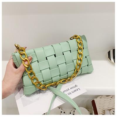 China Chain Handle New Fashion Envelope Chain Cross - Body Bag PU Leather Woven Handbag For Women 2022 for sale