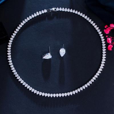 China Personalized Two-piece Chain Jewelry Set Necklace Earrings Necklace Wedding Other Clavicle Zircon Ornament Chain Bridal Costume Women for sale