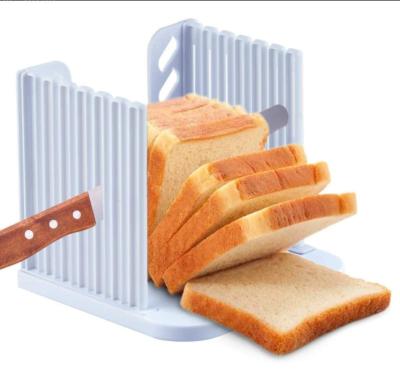 China Sustainable Plastic Manual Bread Slicer Baking Tool Toast Cutter for sale