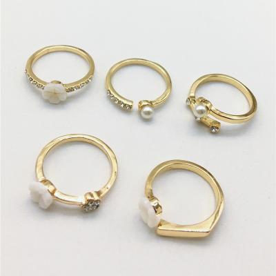 China TRENDY Floral shell pearl five ring flower ring set for sale