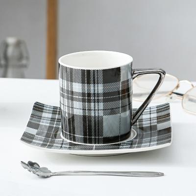 China Viable European Plaid Cups and Saucers Gold Office Plaid Pottery Ceramic Cup and Saucer for sale