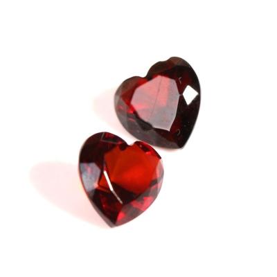 China Pleochroic / Pleochroism Natural Naked Stone Face Gem Wine Red Amber Ring Jewelry DIY Inlaid Heart Shaped Multi Angle Cutting Style for sale