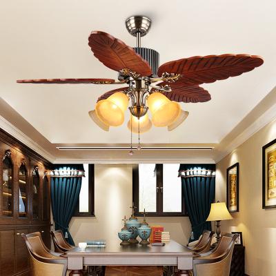 China Modern High Quality Decorative Solid Wood European Style Blade Ceiling Fans European Ceiling Fan With Light for sale