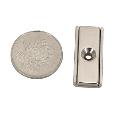 China 35lbs 16kg F30mm high quality nickel coated block magnet with countersunk hole for sale