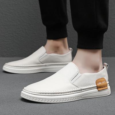 China 2022 Fashion Trend Spring New Men's Simple White Shoes A0070 for sale