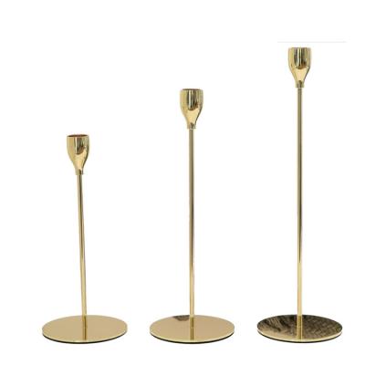 China Factory Luxury Unique Wholesale Price 2020 New Gold And Black Metal Geometry Wire Candle Holders for sale