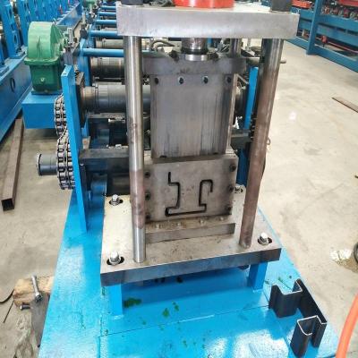 中国 Galvanized Steel Sheet Cold Roll Forming Machine 5 Ton Uncoiler Plc Control New Max 200Mm Feed 販売のため