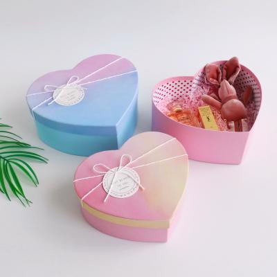 China Recycled Materials Wholesale Multi-Colors Custom Printed Heart Shaped Gift Boxes For Chocolate Packaging for sale