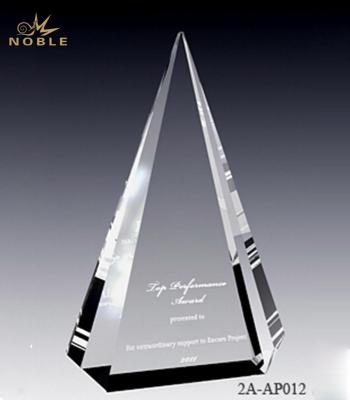 China Europe Crystal Pyramid Trophy made to order noble for sale