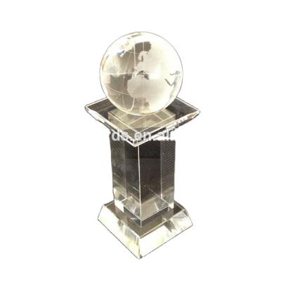 China Wholesale Europe 2021 Noble Clear Crystal Gifts Items Crystal Trophy Award With Earth Globe for sale