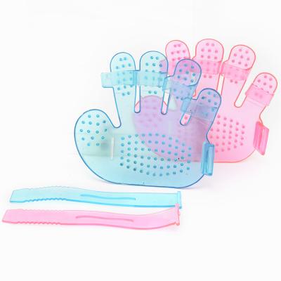 China Sustainable Pet Five-Finger Bath Massage Brush Palm Shaped Pet Five-Finger Shampoo Brush for sale