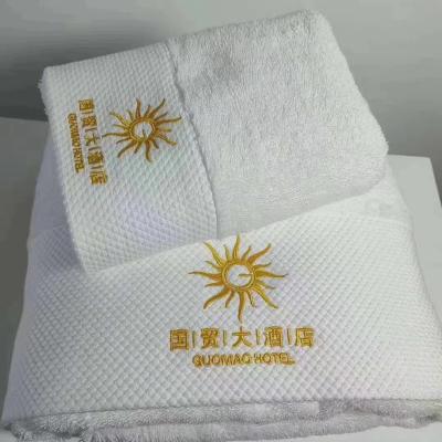 China Child Safe Luxury Five Star Hotel Bath Towels White 100% Cotton For Swimming Pool for sale