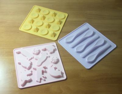 Cina Forme riutilizzabili dei vassoi del cubetto di ghiaccio del silicone del silicone degli utensili della cucina in vendita