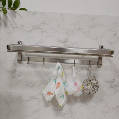 China Durable Wall Mounted Towel Rack Stainless Steel Retractable Towel Rack With Clothes Hook Expandable Bathroom Laundry Rack Towel Drying Shelf for sale