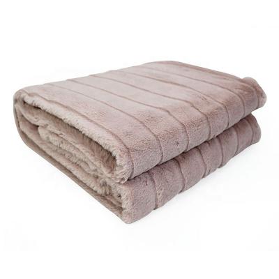 China Winter Fire Retardant Warm Fleece Blanket Solid Luxury Faux Fur Throw Blanket For Adults for sale