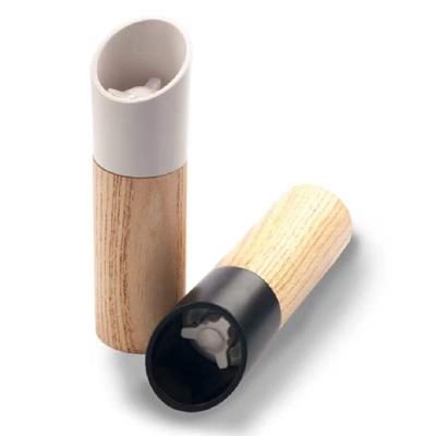 China Viable New Design Spice Grinder Home Kitchen Portable Wooden Sea Salt Pepper Grinder for sale