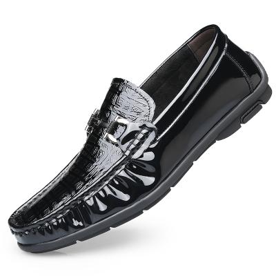 China 2021 New Arrival Sepatu Santai Kulit Pria Breathable Slip-on Loafers Men's Pure Leather Trainers for sale