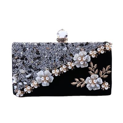 China Lady Flower Pearl Diamond Color Luxury Black Evening Clutches Leaf Acrylic Stone Side Purse Shell Wedding Day Clutch With for sale