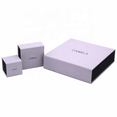 China Recycled Materials Clamshell Cardboard Magnetic Jewelry Box , Jewelry Set Packaging for sale