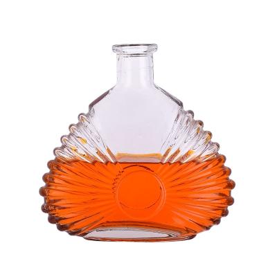 China Wine 500ml 750ml Clear Liquor Glass Wine Bottles For Liquor With Cork for sale