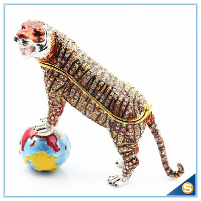 China Wholesale Enamel Tiger With Ball Trinket Box Rhinestone Metal Trinket Box SCJ414 for sale