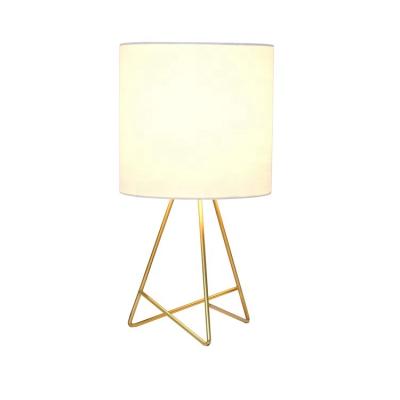 China Modern Simple Designs The Wire Fabric Shade Table Lamp For Bedroom for sale