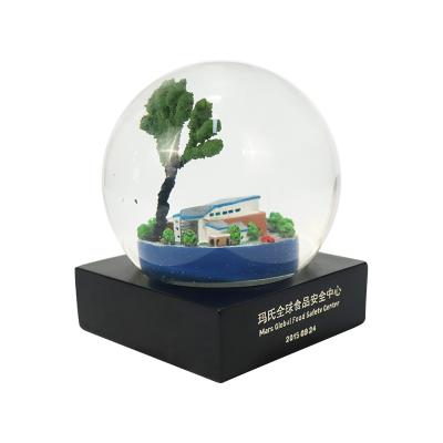 China Europe 100mm Resin Manufacturer Building Square Base Snowball Souvenir for sale