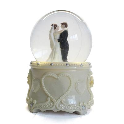 China China Resin Souvenir Model Ships Country Souvenir Colorful Snow Globe for sale