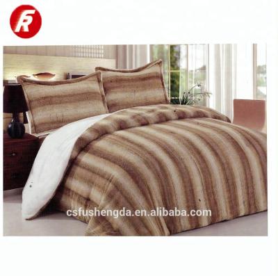 China New Design Super Soft Disposable With Filling Comforter For European Market for sale