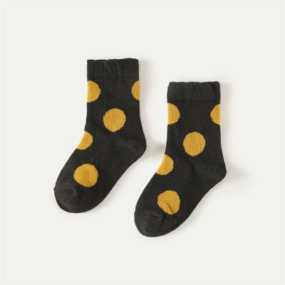 China Autumn Cute Thin Dots Breathable Non Slip Spring Skin Toddler Girl Toddler Girl Friendly Socks for sale