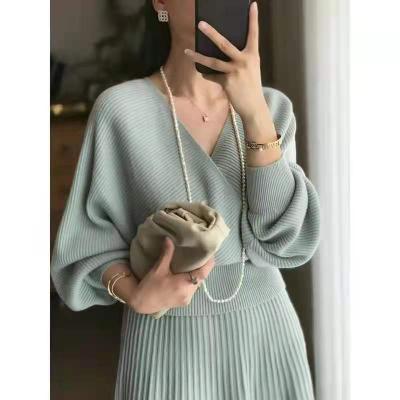 China Anti-wrinkle autumn women's high fashion knit royal sister pullover sweater for sale