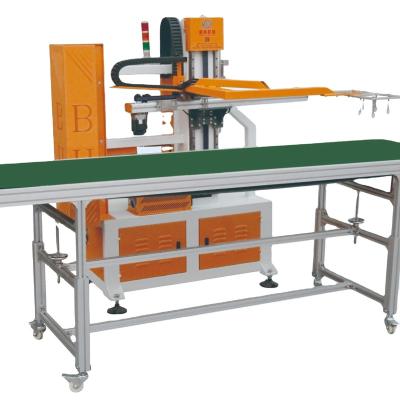 China Automatic Standard Food Maker Price Robot With Flexible Sucker And 3 Meters Conveyor Belt for sale