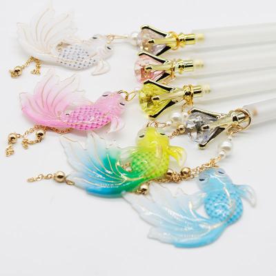 China Maxwri 0.7mm Lapiceros Good Quality Plastic Pen 0.5mm Koi Pendant Plastic Diamond Bling Creative Mechanical Propulsion Pencil For Kid for sale