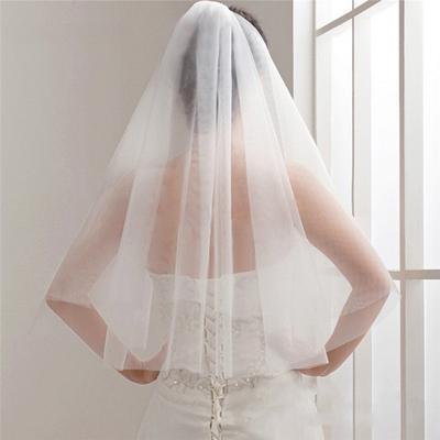 China Lace Edge 1.5M Elegant Simple Wedding Accessories Two Layers Tulle With Comb Short Wedding Veil Veil for sale