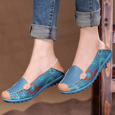 China Large Size Flat Women Flower Loafers Floral Leather Flats Loafers Soft Ballet Shoes Round Toe Flats for sale