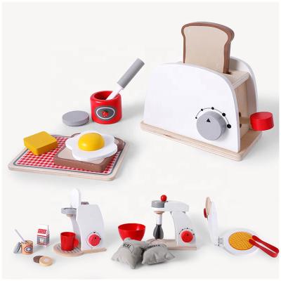 China Eco-friendly Material Kids Pretend Role Play House Decoration Wooden Bread Cutting Toys Kid Kitchen Toys Play Set for sale