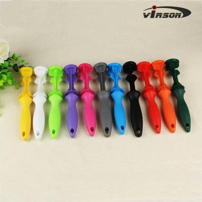 China Plastic Lint Roller Vertical Carved Handle for sale