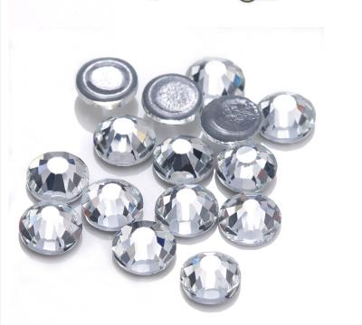 China Hot Sale Ss6 1.9-2.0 mm Art Deco Clear Crystal Hotfix Sparkling Rhinestone from Pointback for sale