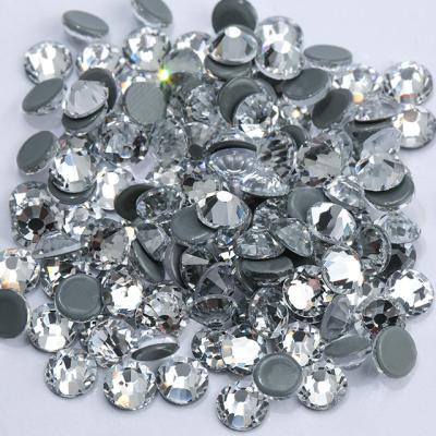 China Crystal Rhinestones Ss 16 Non Hot Fix Flatback Flat Back Clear Color for sale