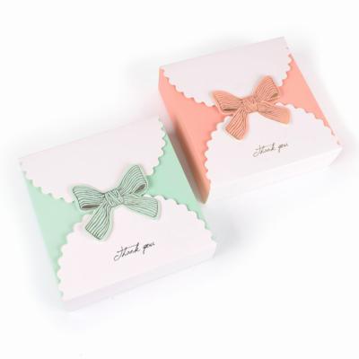 China Disposable In Color Draw Bow Stock Loop Soap Candy Unisex Jewelery Confectionery Gifts Folding Paper Boxes for sale