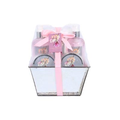 China Hot Sale Body Care Lotion Beauty Bubble Fragrance SPA Eco-friendly Bath Set 18*18*20.5cm Tin Box Good Eco-friendly for sale