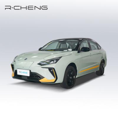 China Veículo Elétrico China Dongfeng E70 Sedan Cor Verde e Branco com Direção à Esquerda Alcance Máximo 433km à venda