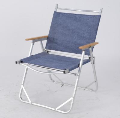 China Camping Minimalist Aluminum Reclining Outdoor Beach Chair With Wooden Armrest for sale