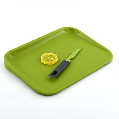 China Sustainable Plastic Cutting Board Fruit Knife Set Household Kitchen Tools Multifunctional Cutting Board for sale